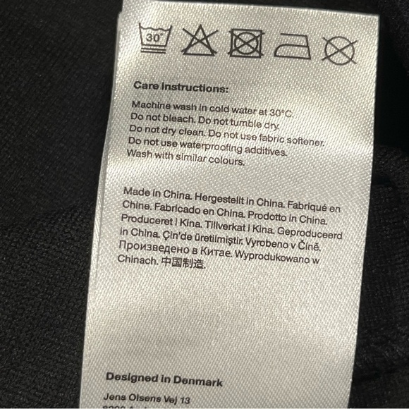 Rains Black Fleece Half Zip Pullover Sweatshirt Small - Picture 9 of 11